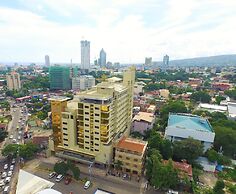 Golden Prince Hotel and Suites