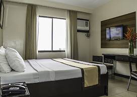 Golden Prince Hotel and Suites