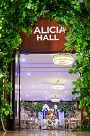 Golden Prince Hotel and Suites