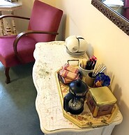 The Chalet Guesthouse and Studio