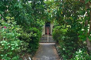 The Chalet Guesthouse and Studio