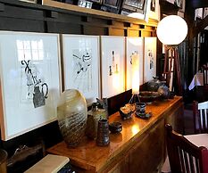 The Chalet Guesthouse and Studio