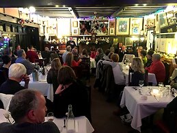 The Chalet Guesthouse and Studio