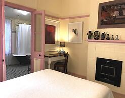 The Chalet Guesthouse and Studio