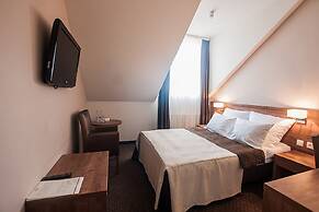 GEM Hotel
