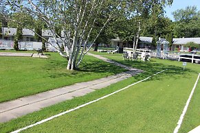 Colonial Resort-1000 Islands