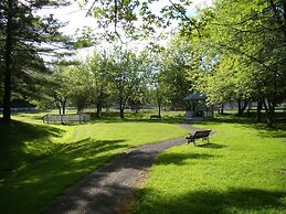 Colonial Resort-1000 Islands