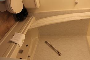 Colonial Resort-1000 Islands