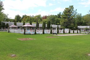 Colonial Resort-1000 Islands