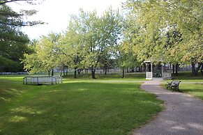 Colonial Resort-1000 Islands