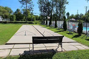 Colonial Resort-1000 Islands