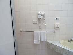 Golden Harvest Motor Inn