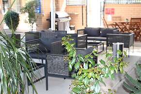 Golden Harvest Motor Inn