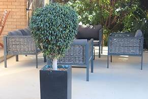 Golden Harvest Motor Inn