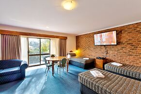 Hume Country Motor Inn