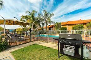 Hume Country Motor Inn