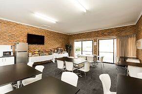 Hume Country Motor Inn