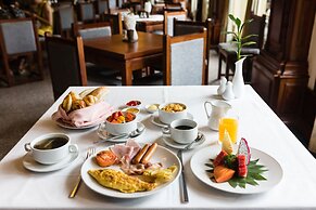 Empress Residence Resort & Spa