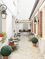 A l'Hotel des Roys