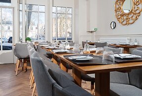A l'Hotel des Roys
