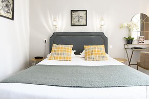 A l'Hotel des Roys