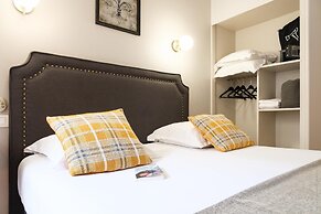 A l'Hotel des Roys
