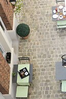 A l'Hotel des Roys