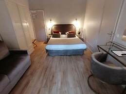 A l'Hotel des Roys