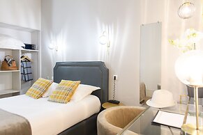 A l'Hotel des Roys