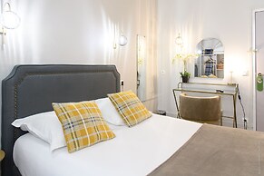 A l'Hotel des Roys