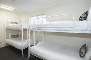 Hotel Zig Zag Motel, Vale Of Clwydd, Australia - Lowest Rate Guaranteed!