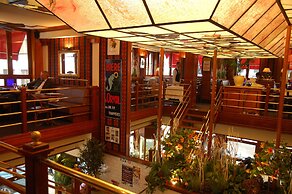 Hotel Leo Station et Annexes