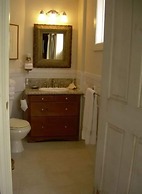 Salmonberry Inn & Beach House