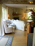 Salmonberry Inn & Beach House
