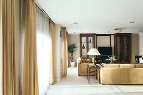 Thomson Residence Hotel