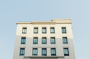 Thomson Residence Hotel