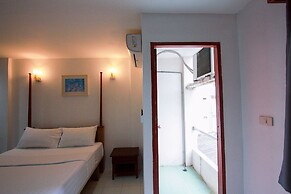 18 Coins Budget Hotel