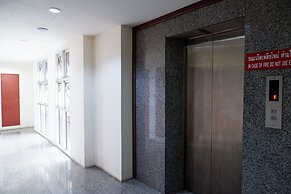 18 Coins Budget Hotel