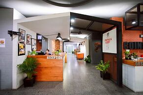 18 Coins Budget Hotel