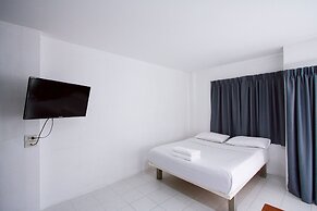 18 Coins Budget Hotel