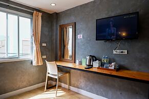 18 Coins Budget Hotel