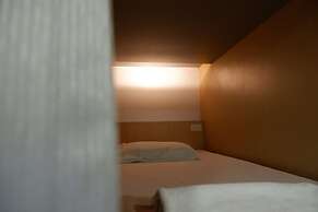 18 Coins Budget Hotel