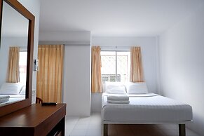 18 Coins Budget Hotel