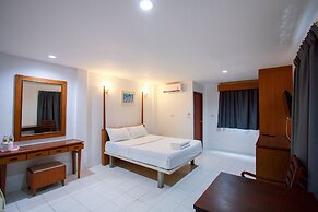 18 Coins Budget Hotel