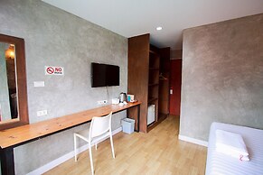 18 Coins Budget Hotel