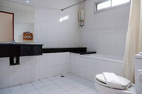 18 Coins Budget Hotel