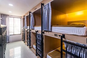 18 Coins Budget Hotel