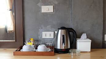 18 Coins Budget Hotel