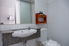 18 Coins Budget Hotel