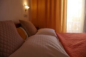 Victor-Eleni Hotel